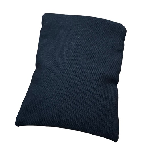 Delta Premium Select Someone Somewhere
Artisan-Made Amenity Kit. NWT - Picture 6 of 7